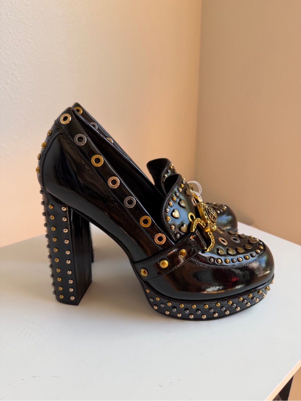 NWT Kurt Geiger Black Patent Loafers with Gold Heart Stud & Grommet Detail Sz 40 - Picture 11 of 15